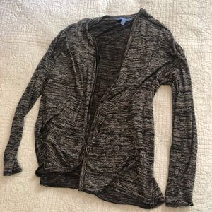 Vera Wang light sweater